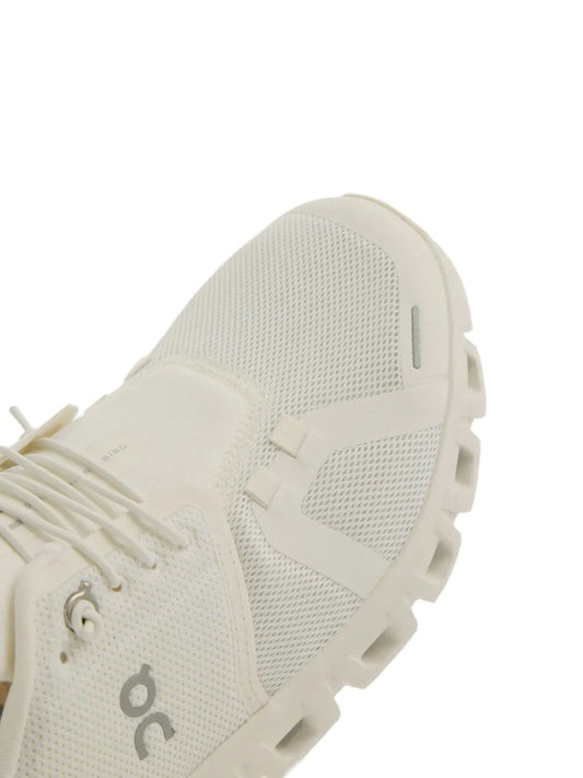 on running cloud 6 all white