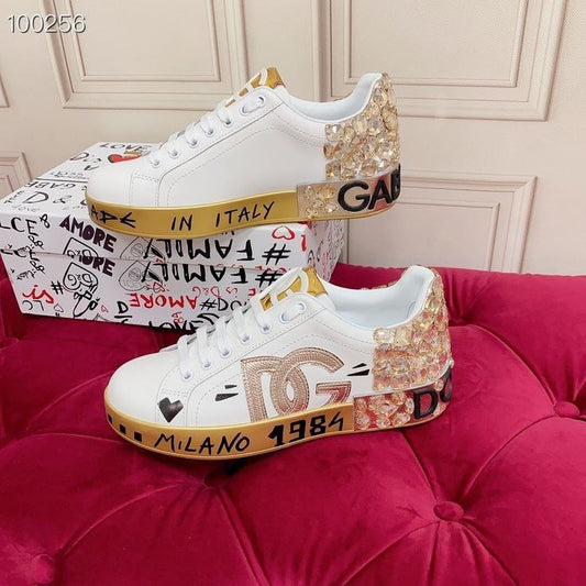 DOLCE GABBANA STREET FASHION