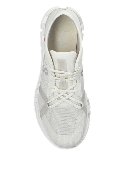 On Running Cloud X 4 AD White Wolf