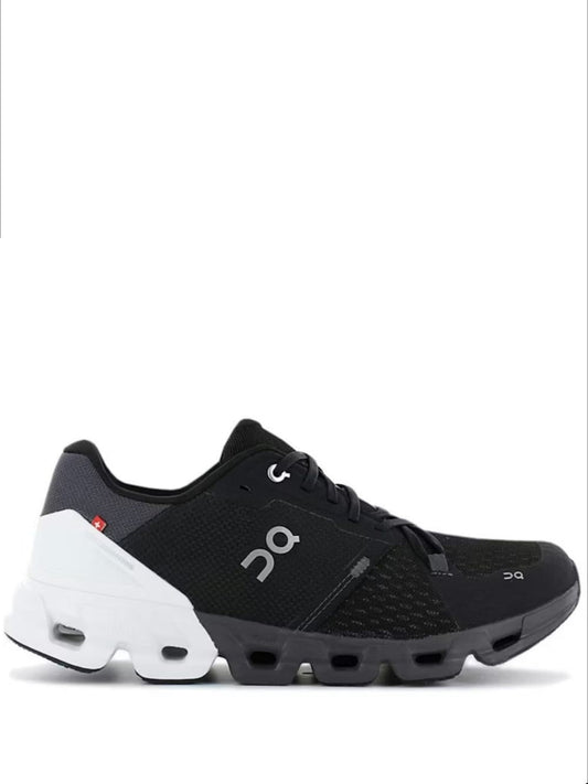 On Running Cloud Flyer 4 Black White