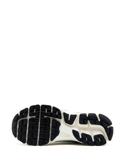 Nike Vomero 5 "Photon Dust"