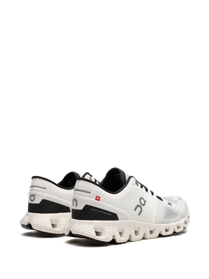 On Running Cloud X 4 Ivory Black