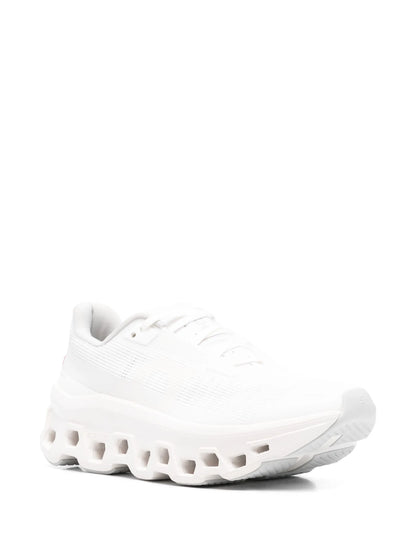 On Cloud monster Void – Triple White