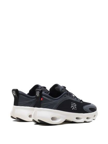 On Cloudsolo Loewe Black White