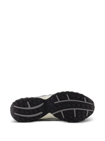 New Balance 204L – Silver Metallic Black