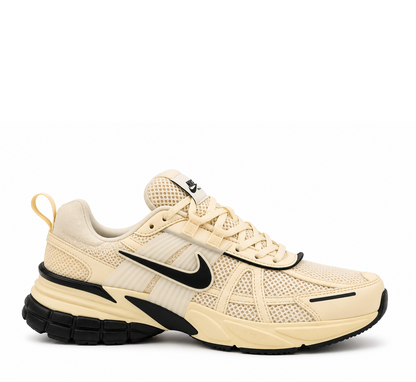 Nike V2K Run black white