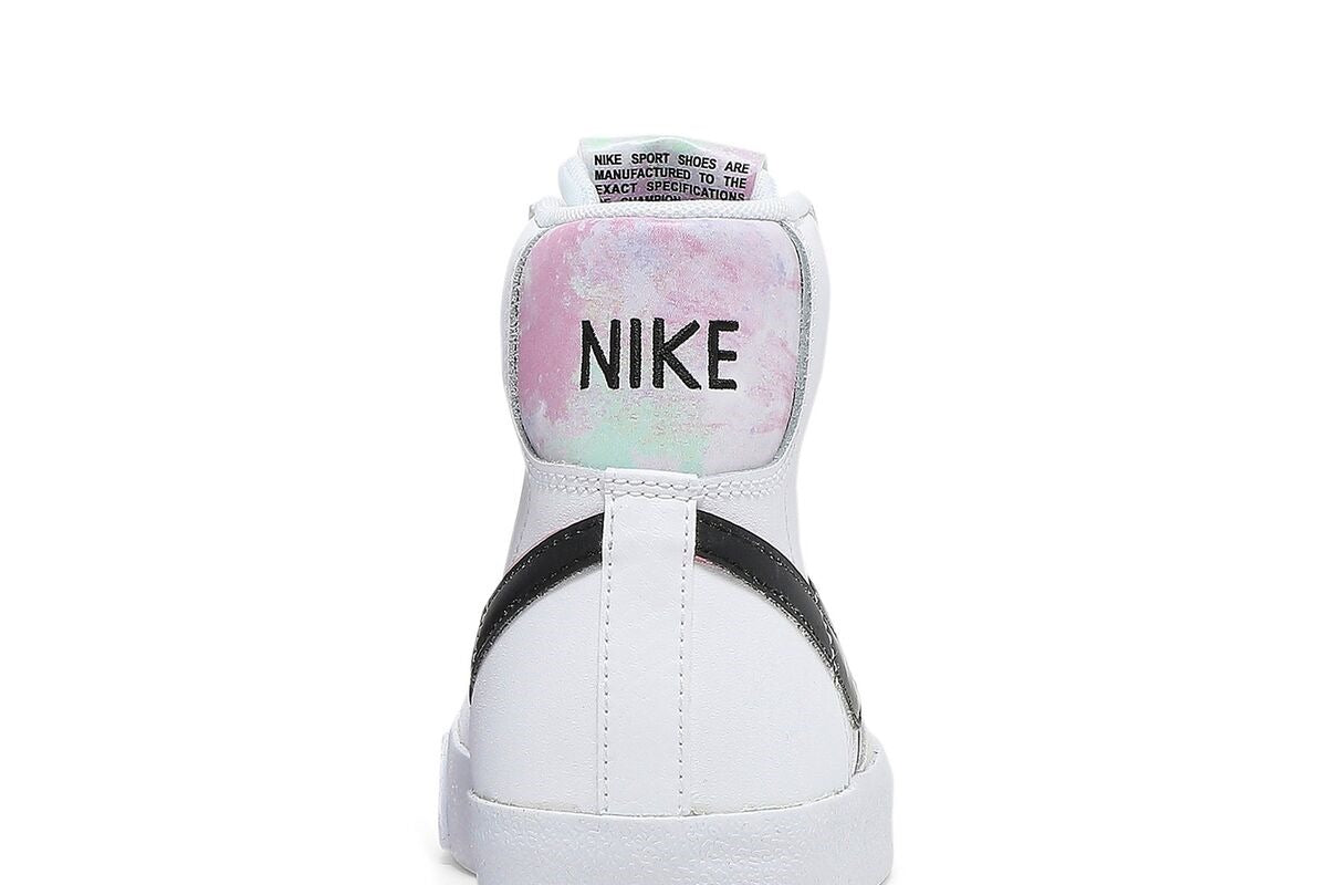 Nike Blazer Mid ‘77 Arctic Punch