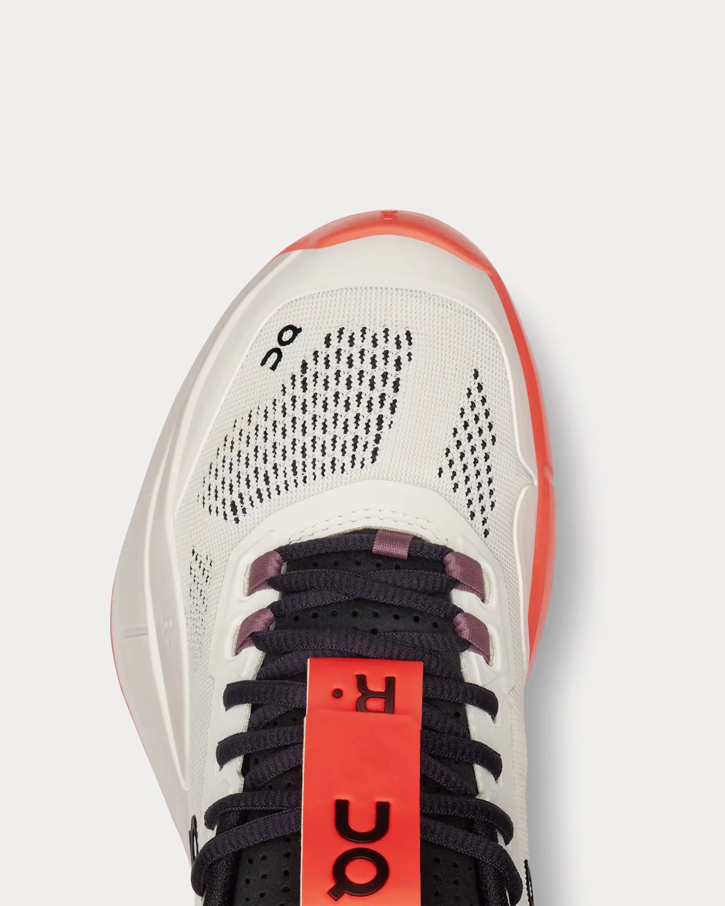 On Running Women's THE ROGER Pro – Undyed White / Aloe